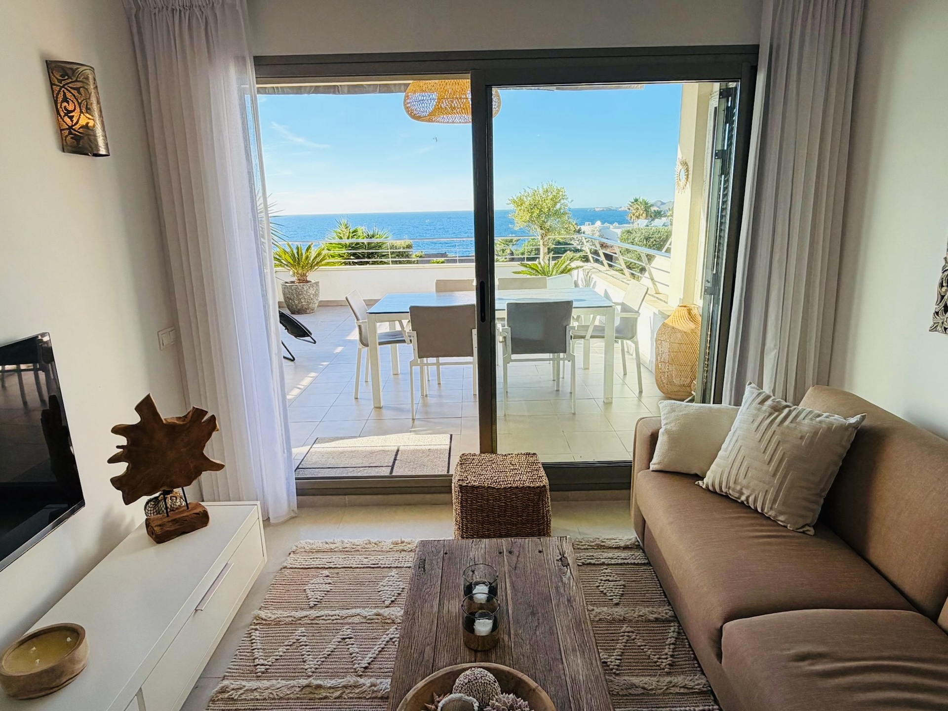 Resa Estates Ibiza Cala Tarida sea views apartment te koop living and sea views.jpeg